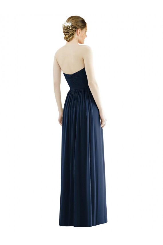 Usine Bleu marine foncé Trapèze Sans bretelle Mousseline Longue Formelles Robes demoiselle d'honneur / Robes de soirée